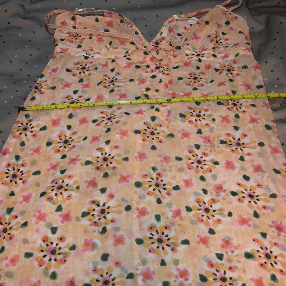 Gorgeous Lauren Conrad flowered beach cover up - Picture 7 of 8